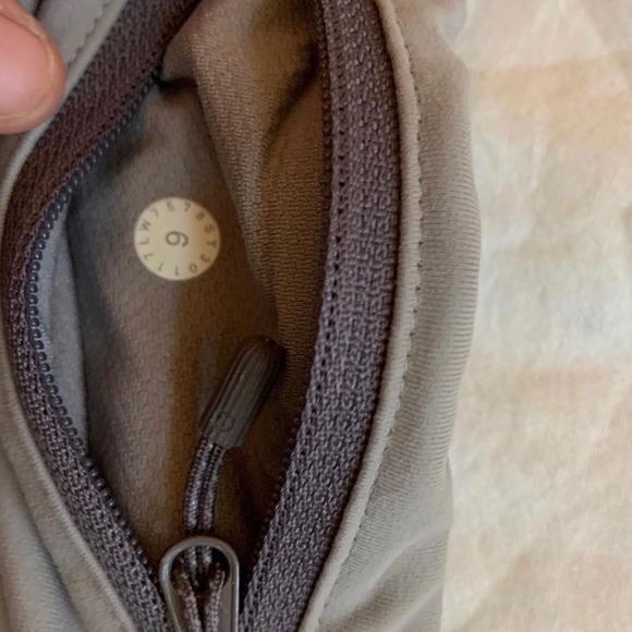 LULULEMON SHORTS - Picture 4 of 4